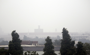 Delhi records min temp of 8.2 degree C, air quality remains ‘very poor’