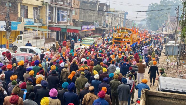 impressive Nagar Kirtan taken out in Akhnoor to mark Gurupurab celebrations