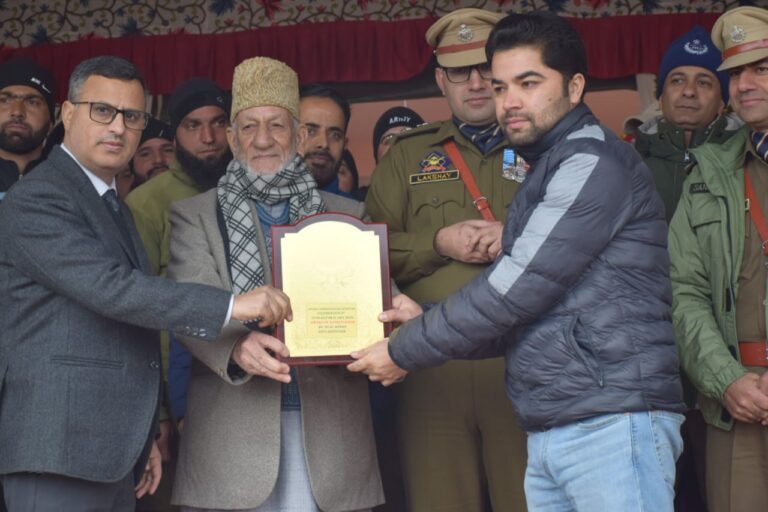 Information Department Bandipora felicitated on the Eve of 75th Republic Day Celebrations DIO Receives Award for exceptional performance