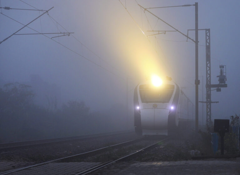 North India Shivers As Mercury Dips, Fog Reduces Visibility In Delhi