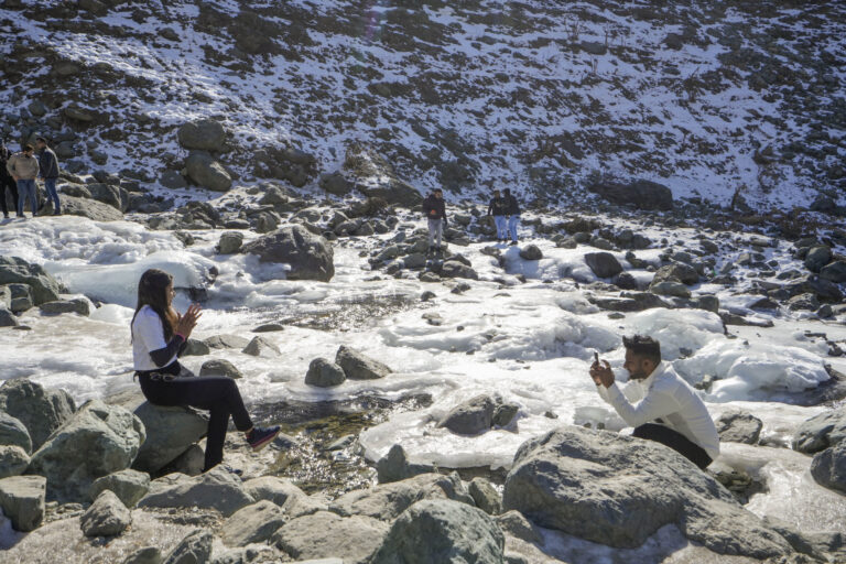 At 15 degrees Celsius, Srinagar records warmest day in 14 years “Dry weather is likely to continue till January 23 with feeble WDs approaching on 16th and 20th evening,” said a MeT official