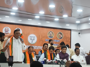 Ex-Maha CM Ashok Chavan joins BJP (Ld)